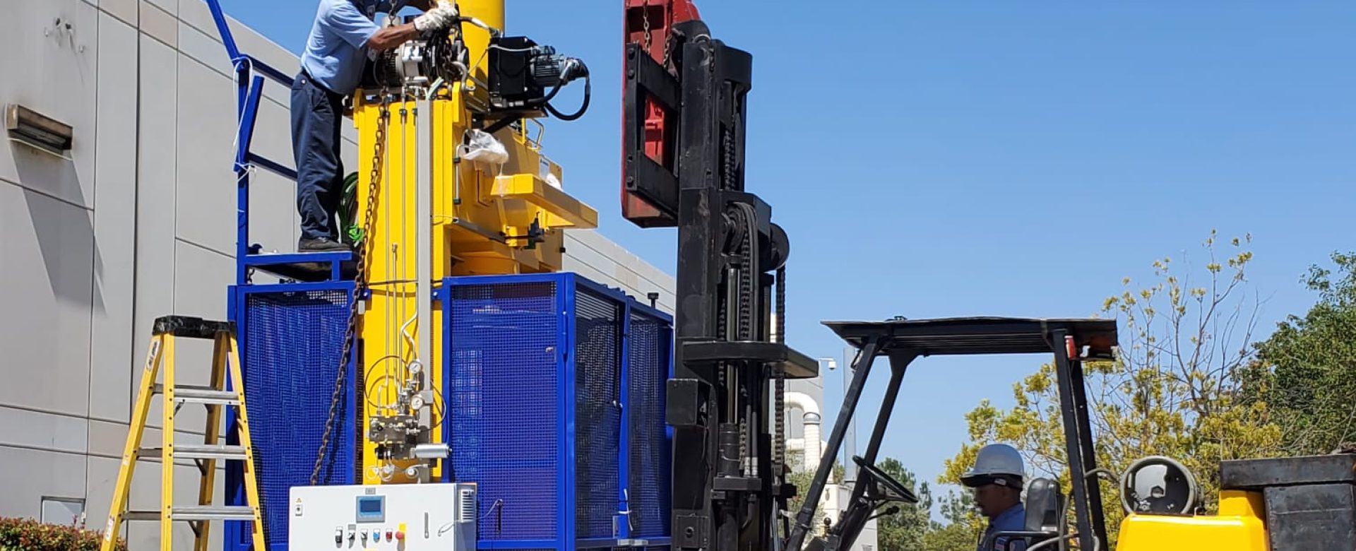 industrial-machinery-moving-forklift-california